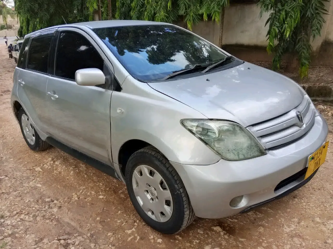 Toyota Ist 2003 (DMX) thumbnail 6