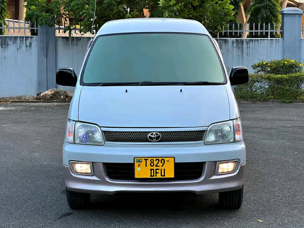Toyota Noah SR-40, 1900cc, Full AC