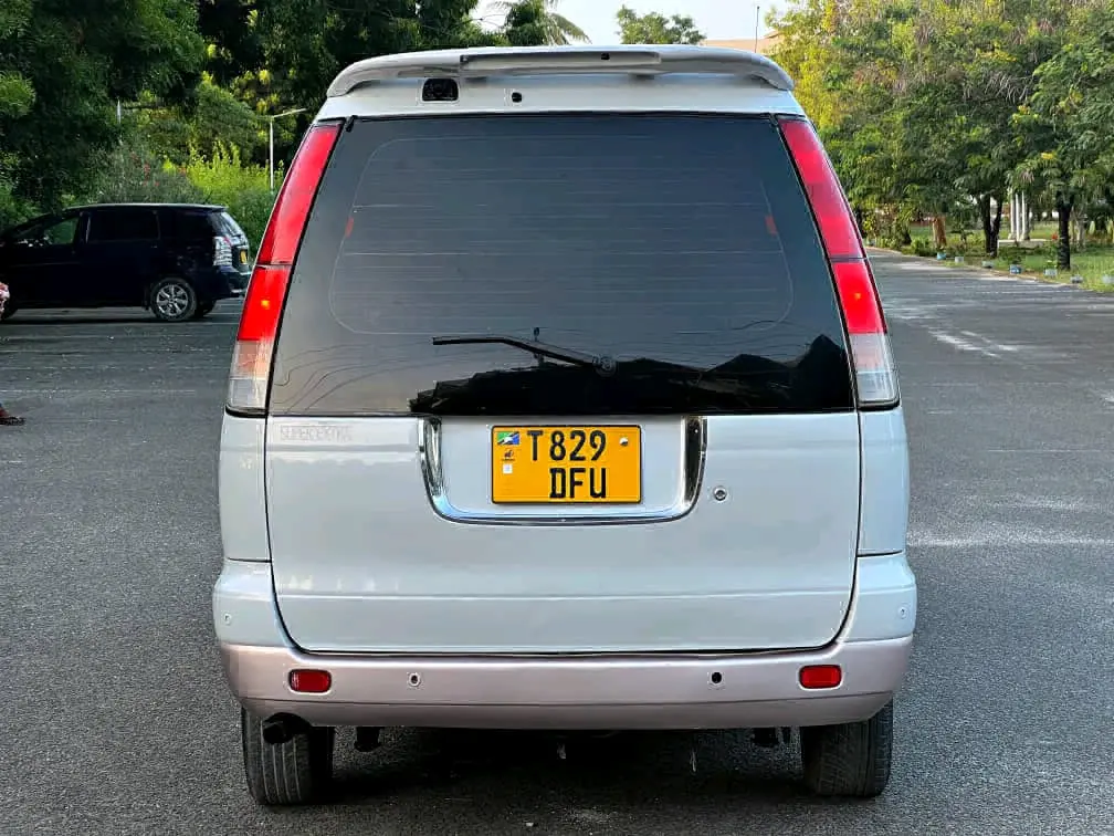 Toyota Noah SR-40, 1900cc, Full AC thumbnail 3