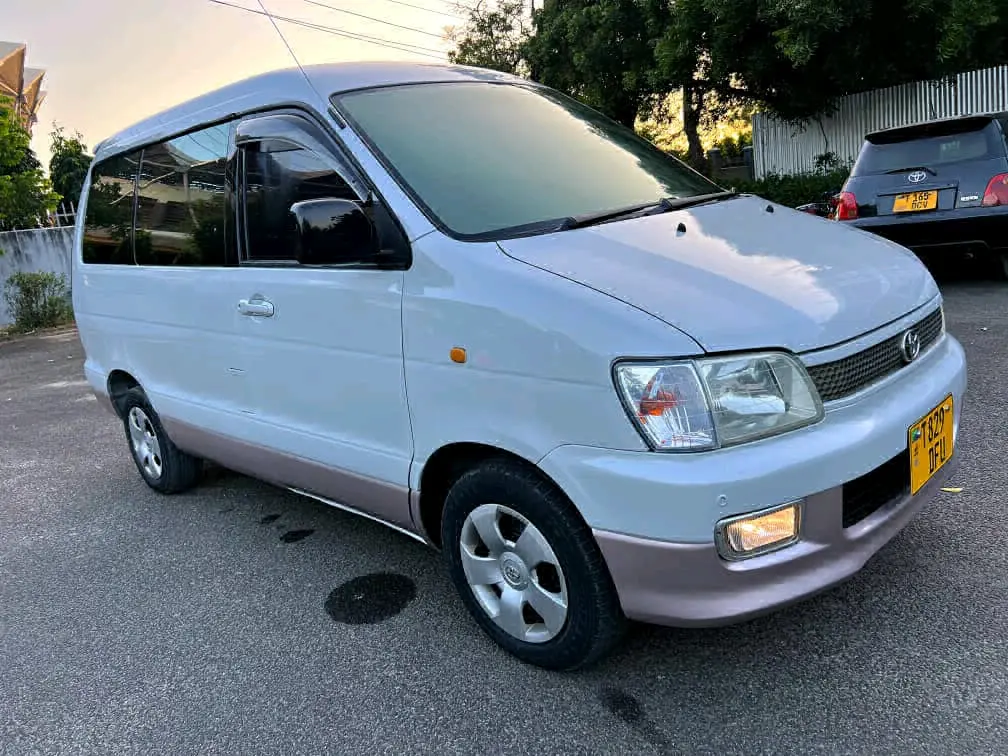 Toyota Noah SR-40, 1900cc, Full AC thumbnail 5