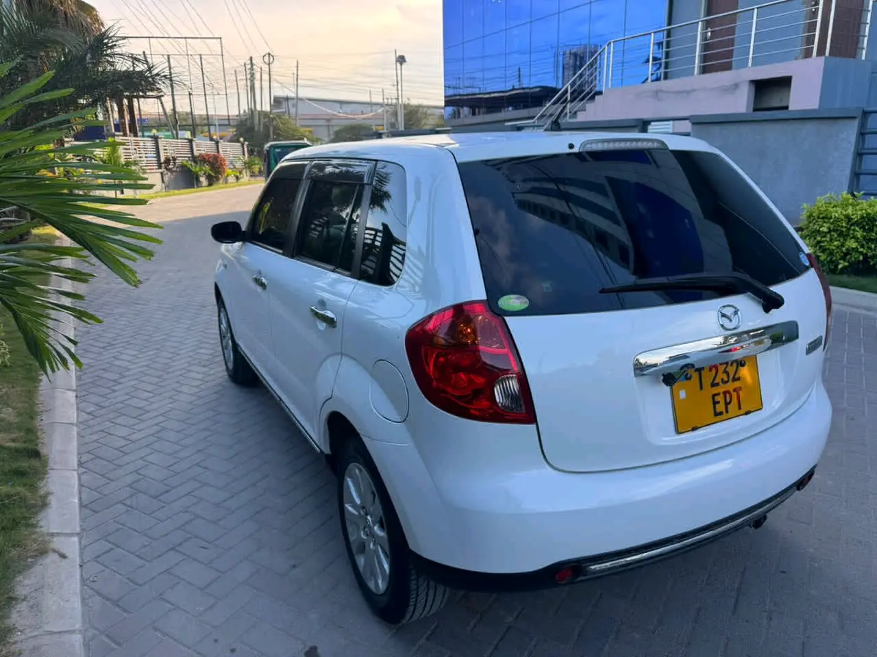 Mazda Verisa 2013, Automatic, 1490cc thumbnail 4