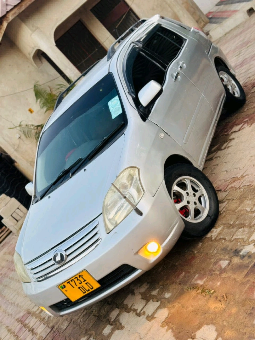 Toyota Raum CC 1490 Automatic thumbnail 3