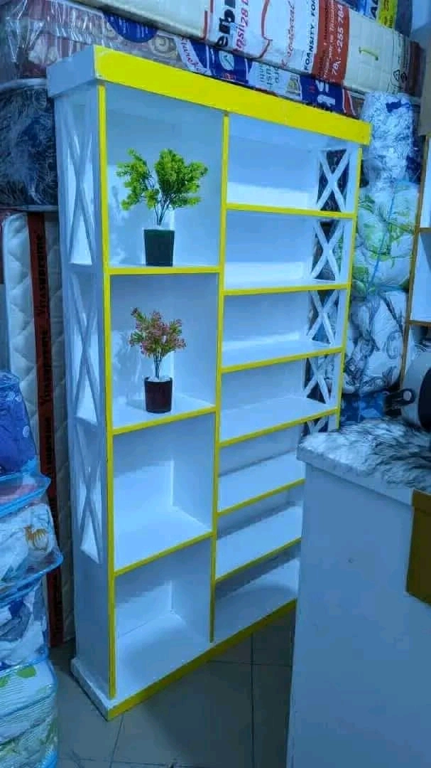 Wooden Display Shelf Unit (White/Yellow)