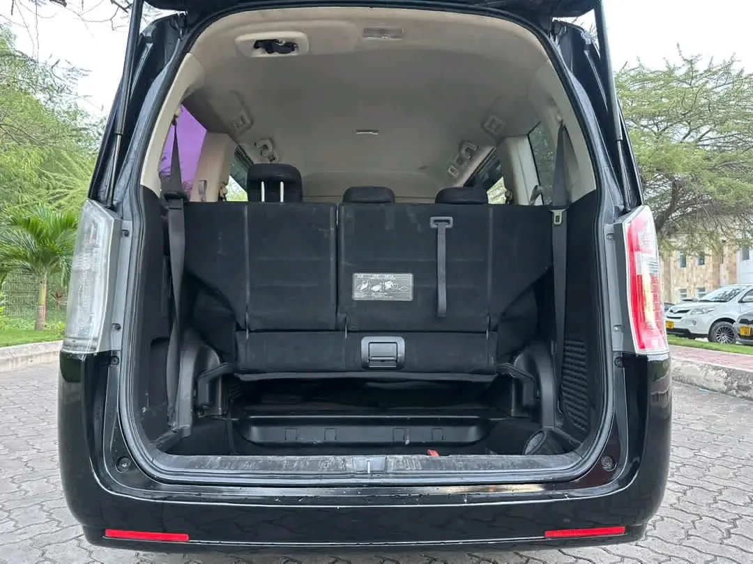 Honda Step Wagon 2012 thumbnail 6