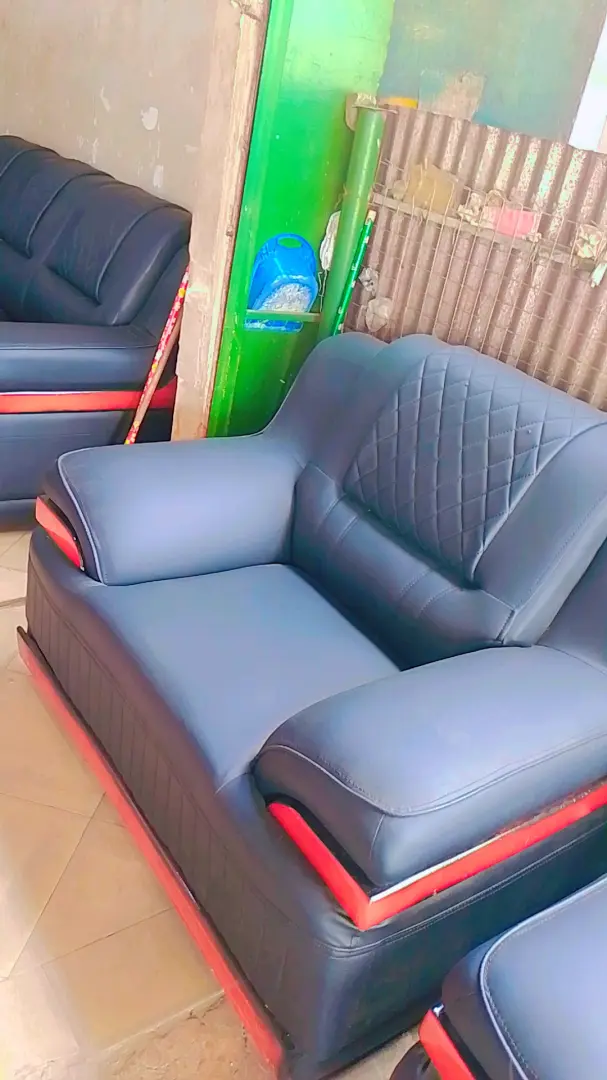 Modern Black Leather Quilted Sofa with Charging Ports thumbnail 3