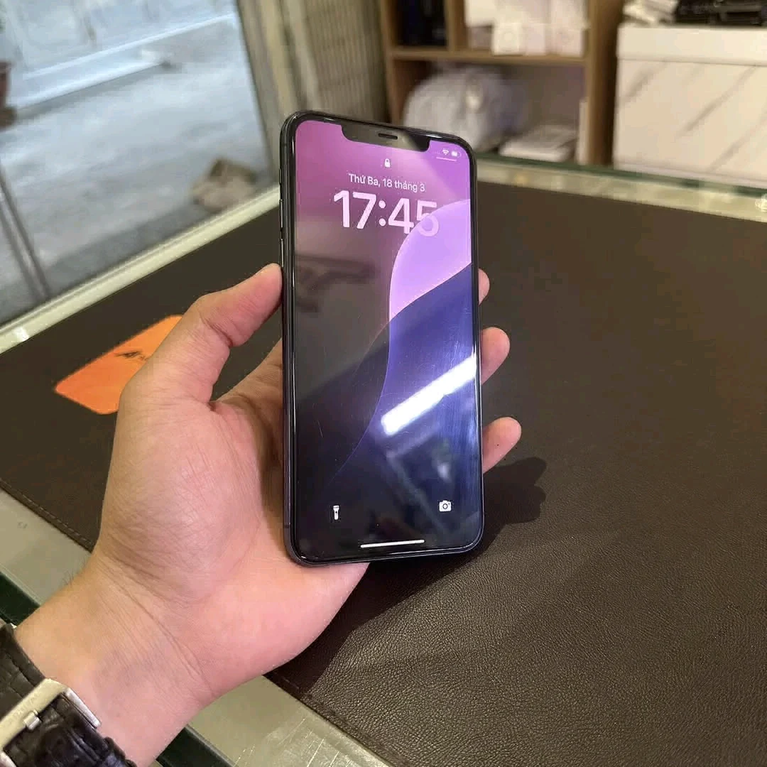 Used Apple iPhone 11 Pro Max (64GB/256GB) thumbnail 4