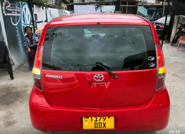Toyota Passo - Red