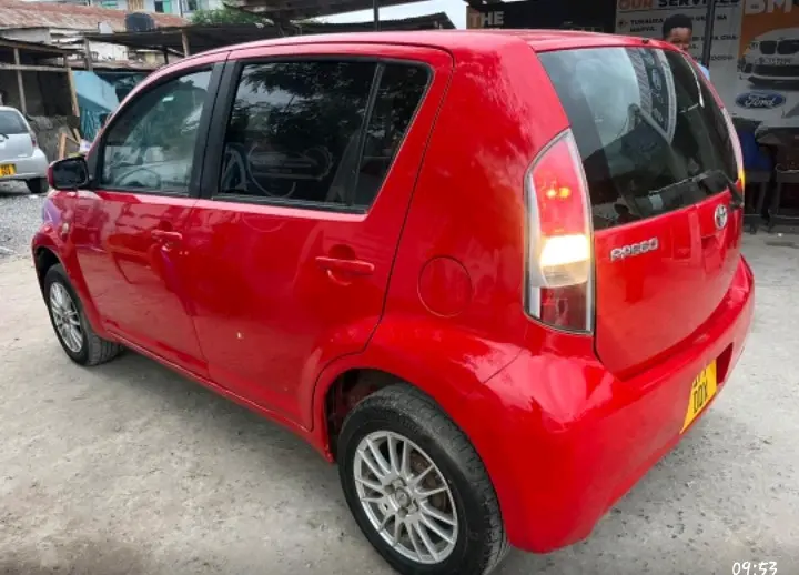 Toyota Passo - Red thumbnail 4