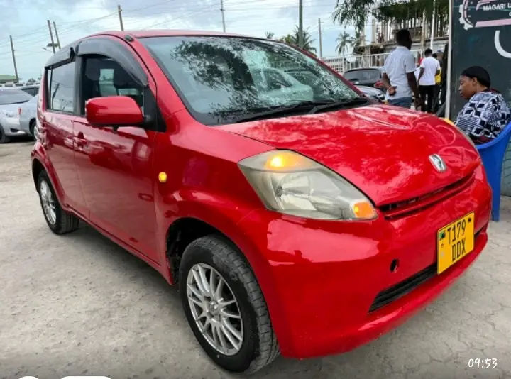 Toyota Passo - Red thumbnail 5
