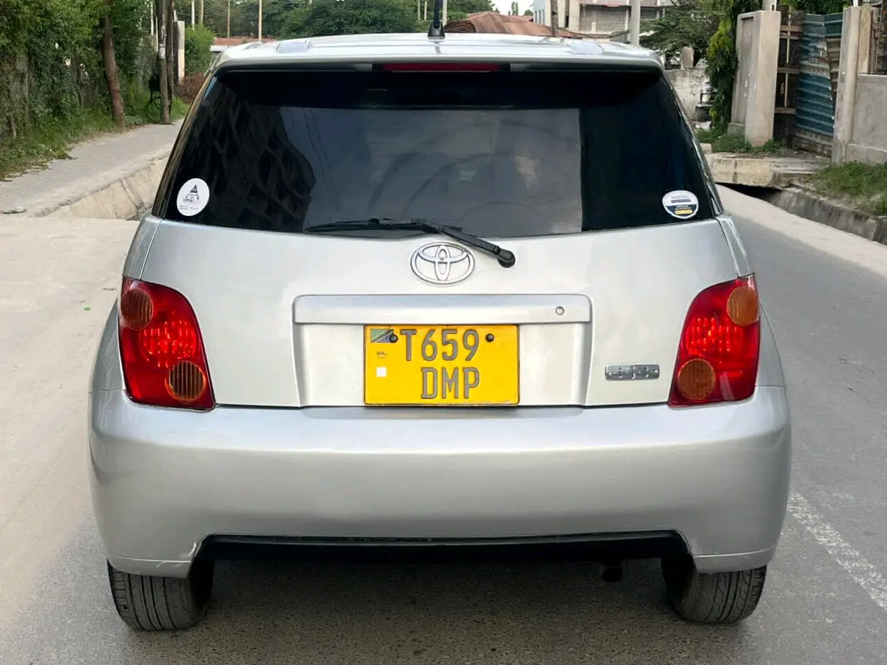 Toyota Ist Silver (DMP) thumbnail 5