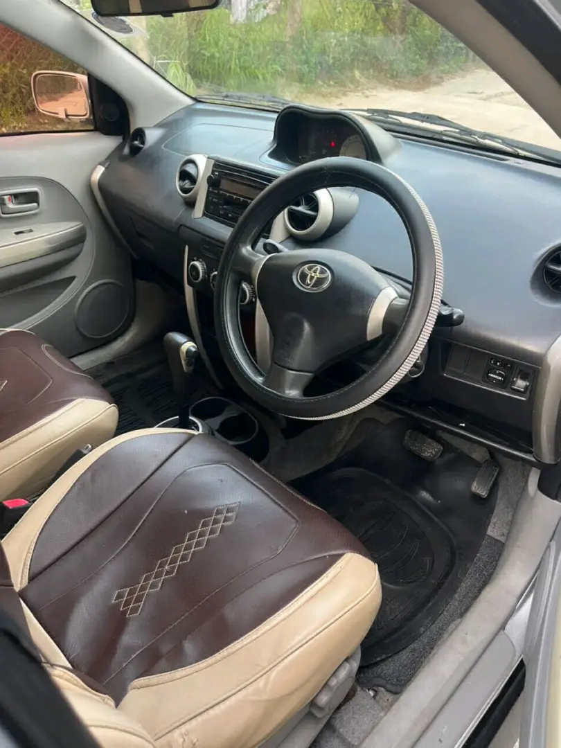 Toyota Ist Silver (DMP) thumbnail 6