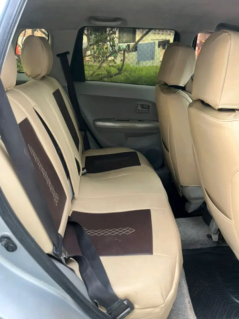 Toyota Ist Silver (DMP) thumbnail 7