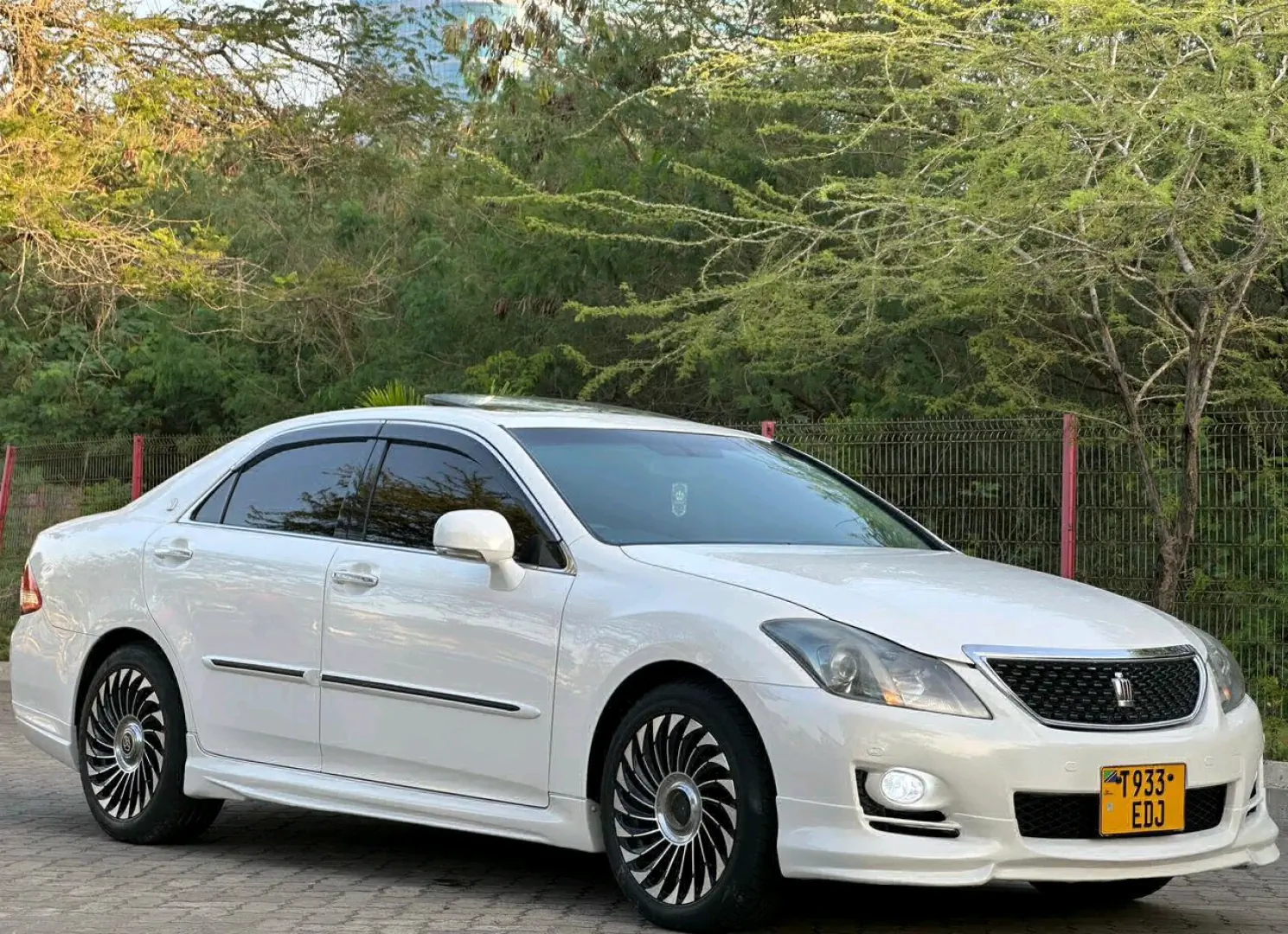 Toyota Crown Sedan 2490cc (2009/2010) Reg EDJ thumbnail 6