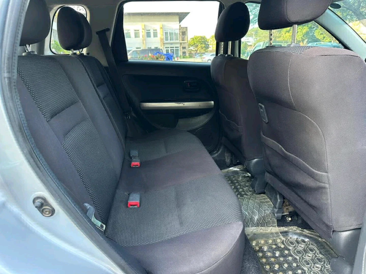 Toyota Ist Automatic 1290cc (Silver) thumbnail 8