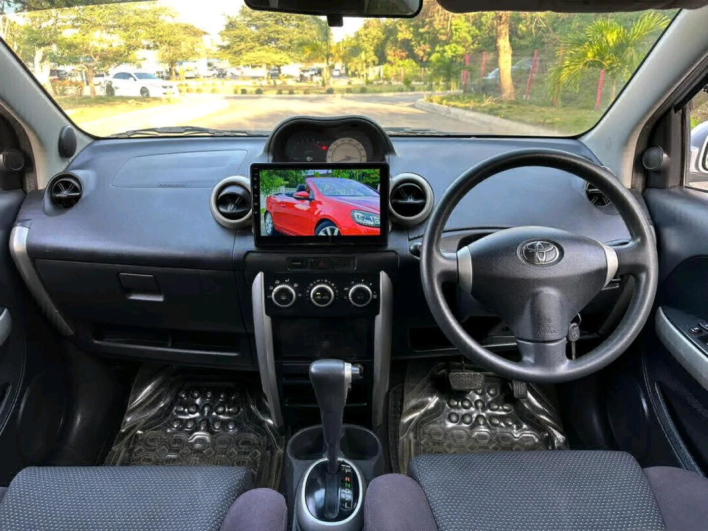 Toyota Ist Automatic 1290cc (Silver) thumbnail 9