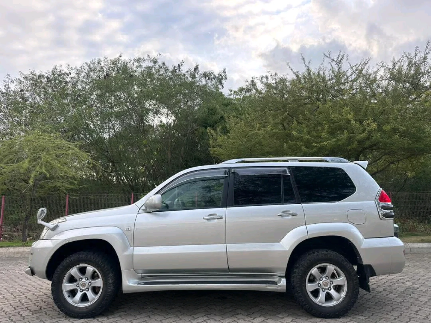 Toyota Prado 120 Series SUV 2005 thumbnail 2