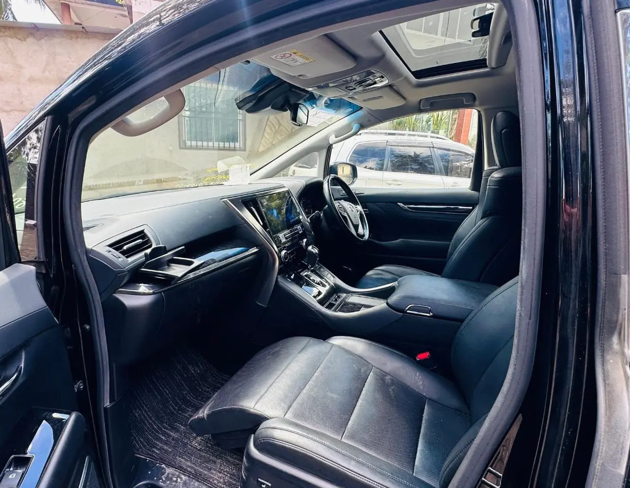 Toyota Vellfire 2019 New Shape thumbnail 3