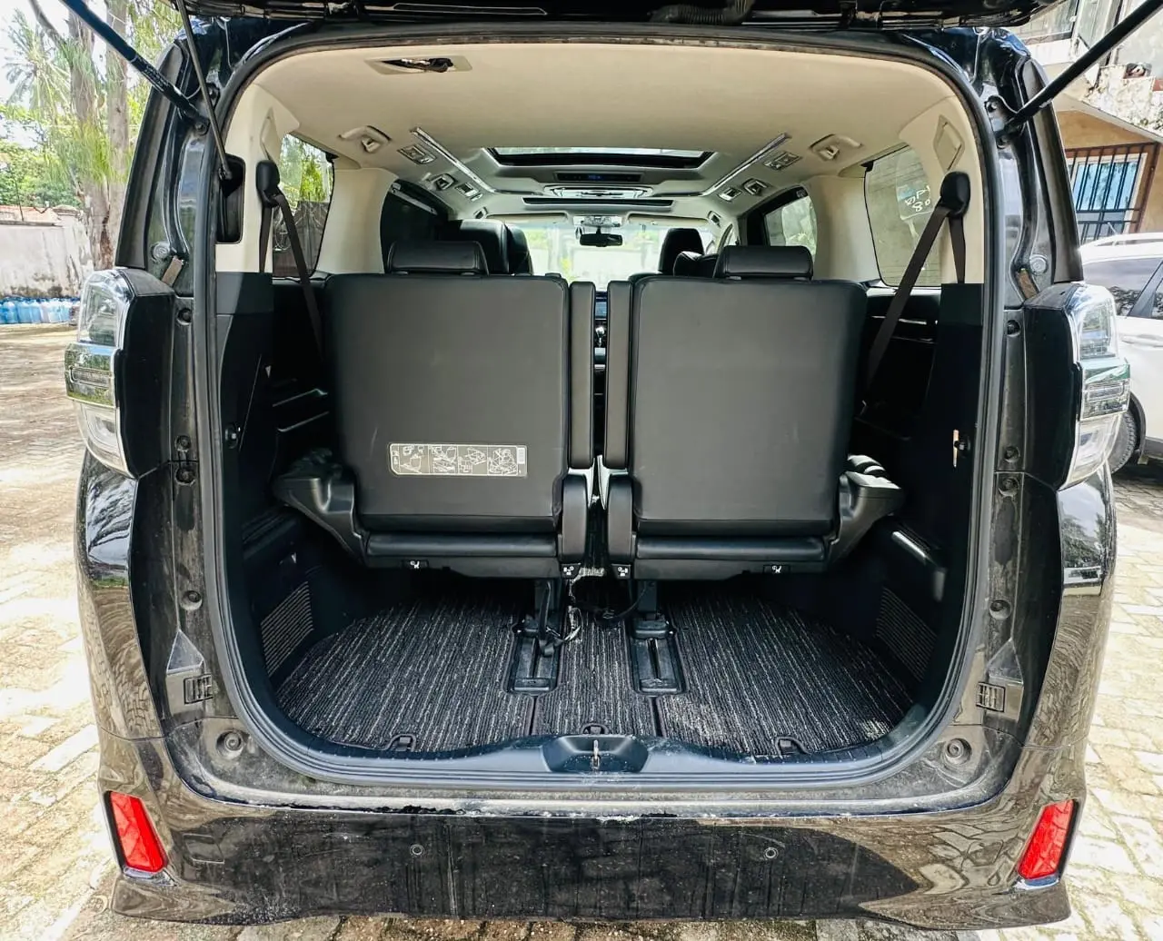 Toyota Vellfire 2019 New Shape thumbnail 4