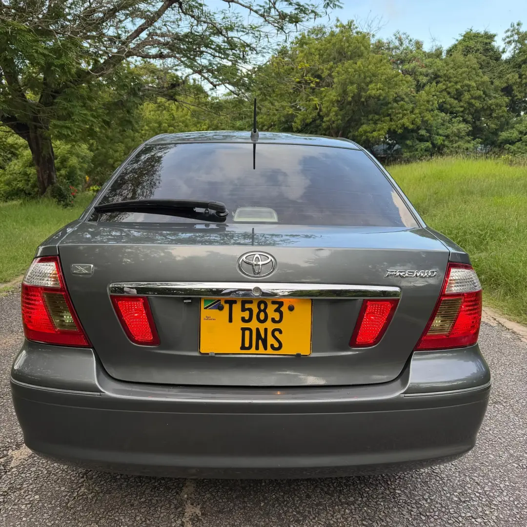 Toyota Premio 2004 thumbnail 2