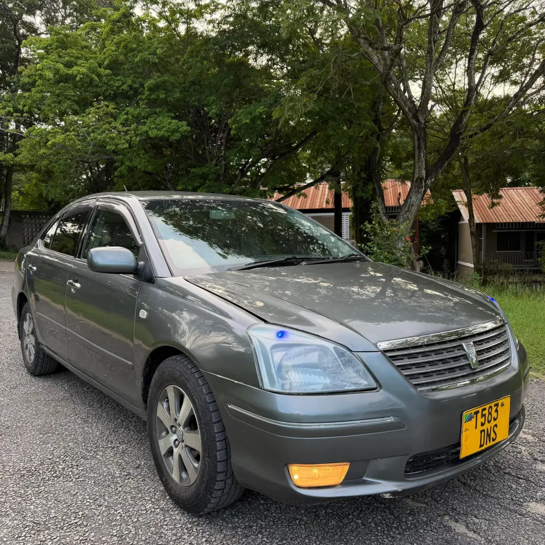 Toyota Premio 2004 thumbnail 3