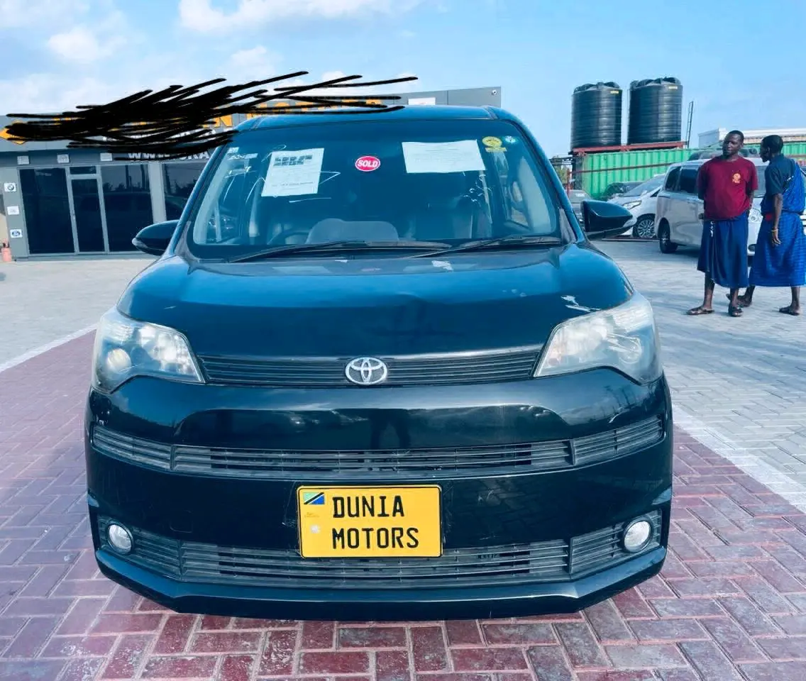 Toyota Spade/Porte 2012, Black, Low Mileage