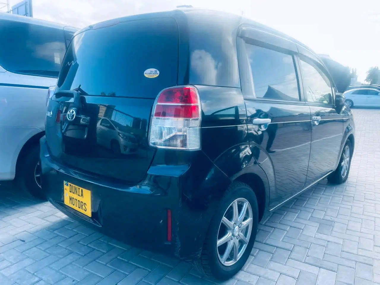 Toyota Spade/Porte 2012, Black, Low Mileage thumbnail 6