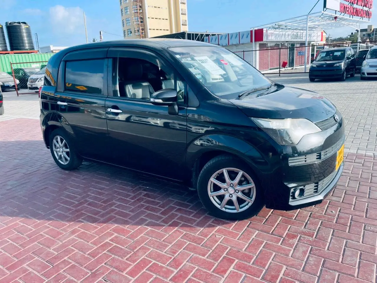 Toyota Spade/Porte 2012, Black, Low Mileage thumbnail 7
