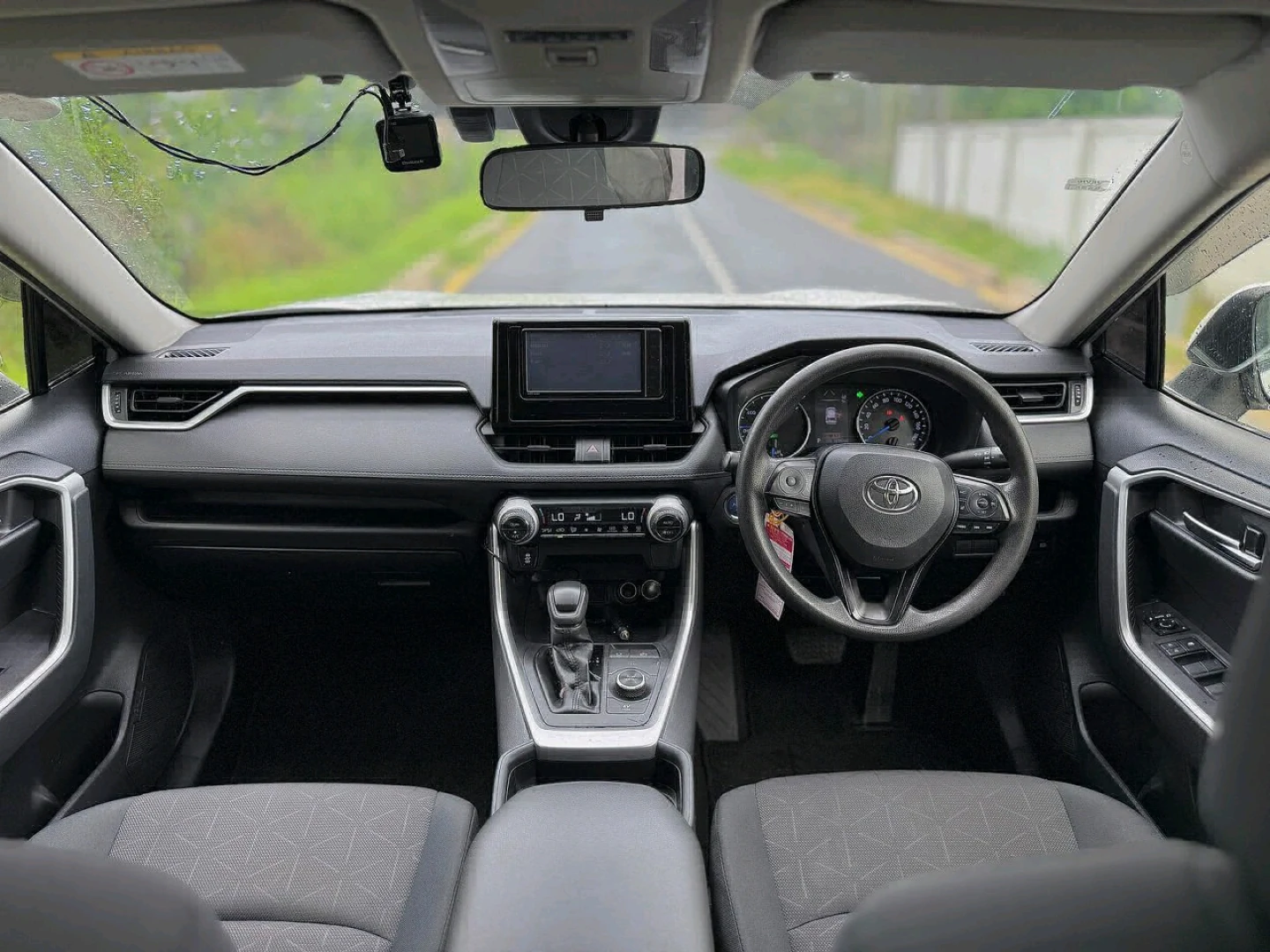 Toyota RAV4 Hybrid 2019 Automatic thumbnail 8