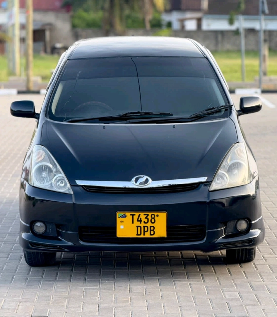 Toyota Wish Black 1790cc Full AC