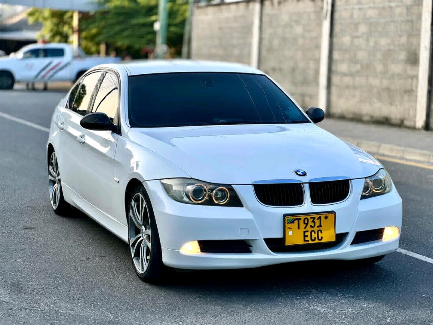 White BMW 3 Series Sedan 2008 thumbnail 2