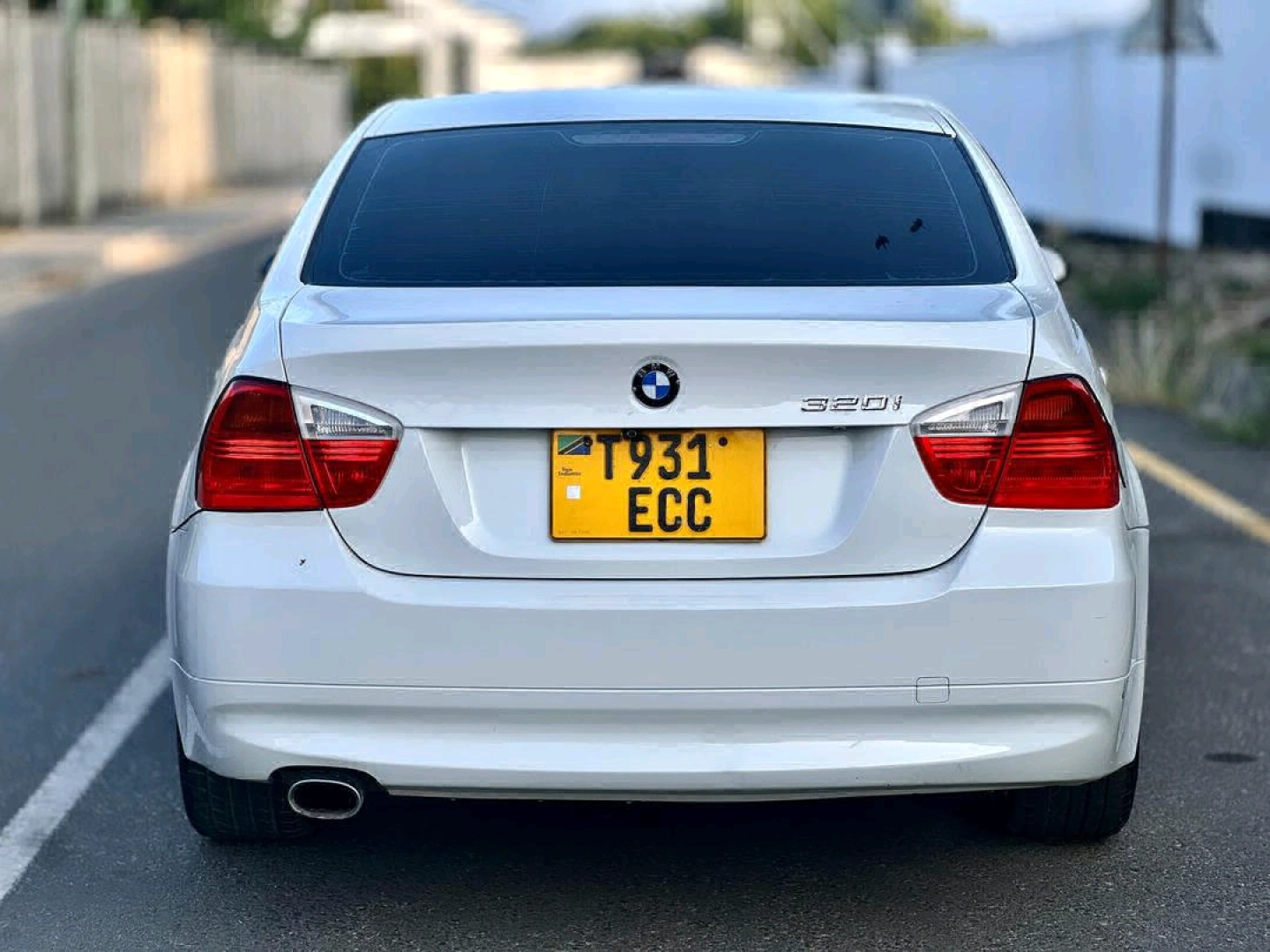 White BMW 3 Series Sedan 2008 thumbnail 7