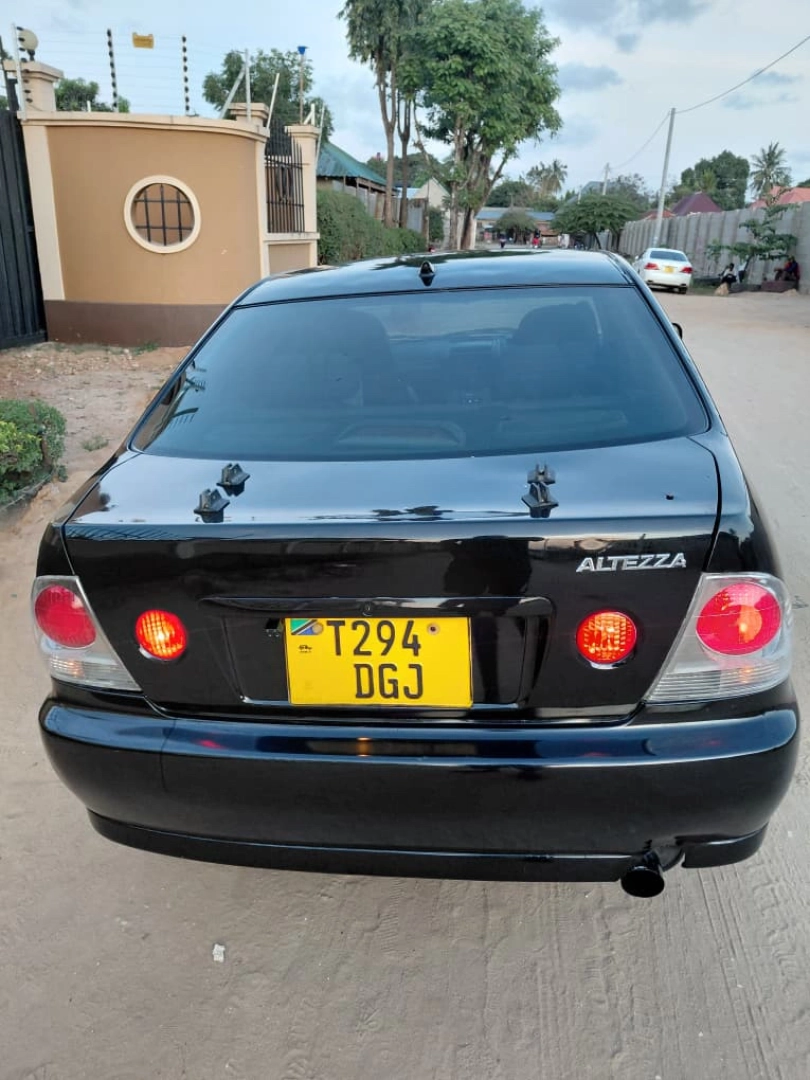 Toyota Altezza Sedan T294 DGJ thumbnail 3