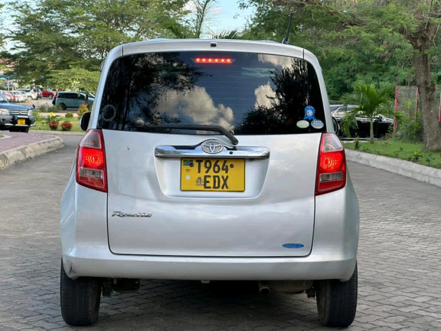 Used Toyota Ractis 2006, 1290cc, Clean Condition thumbnail 2