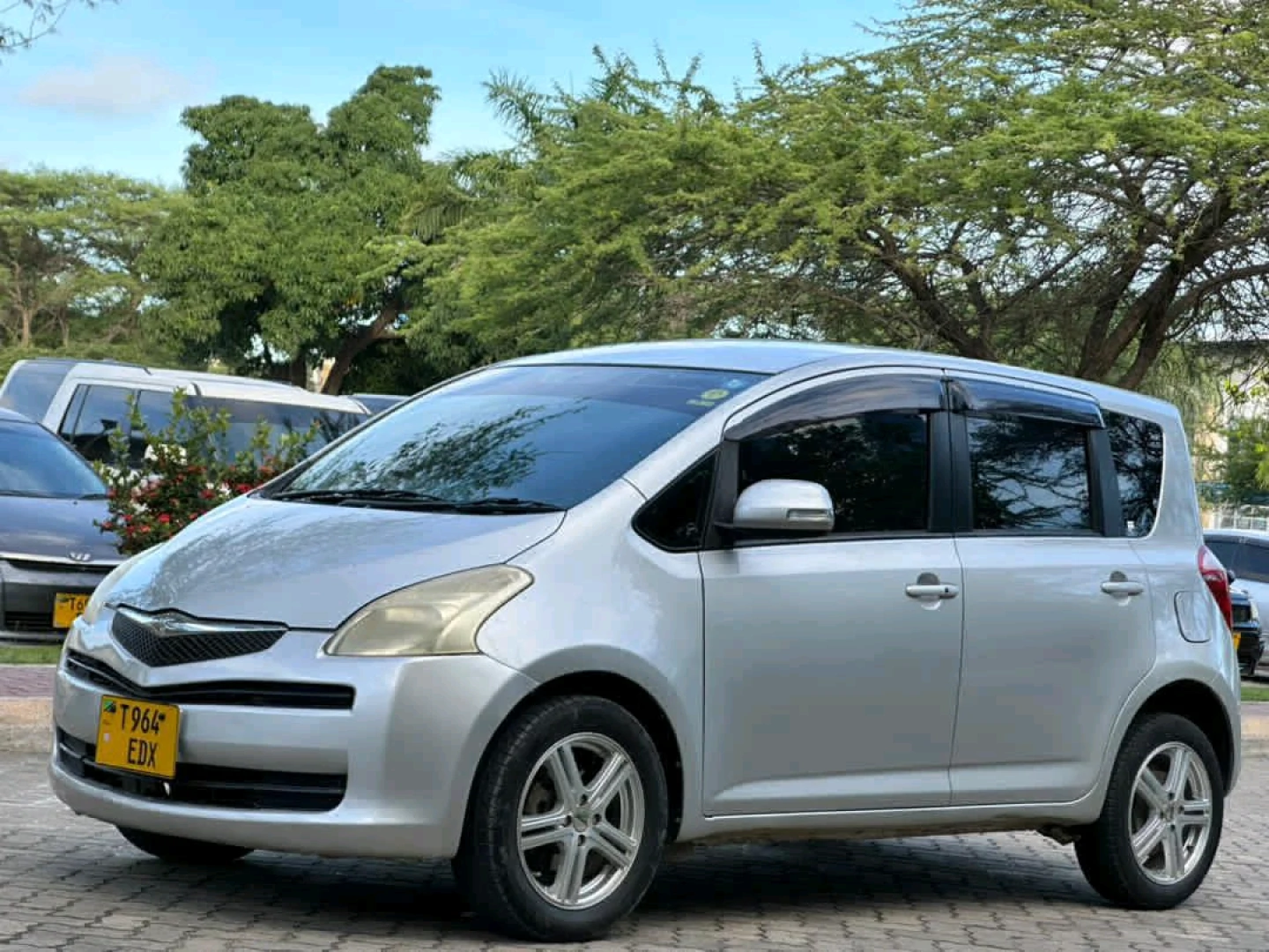 Used Toyota Ractis 2006, 1290cc, Clean Condition thumbnail 3