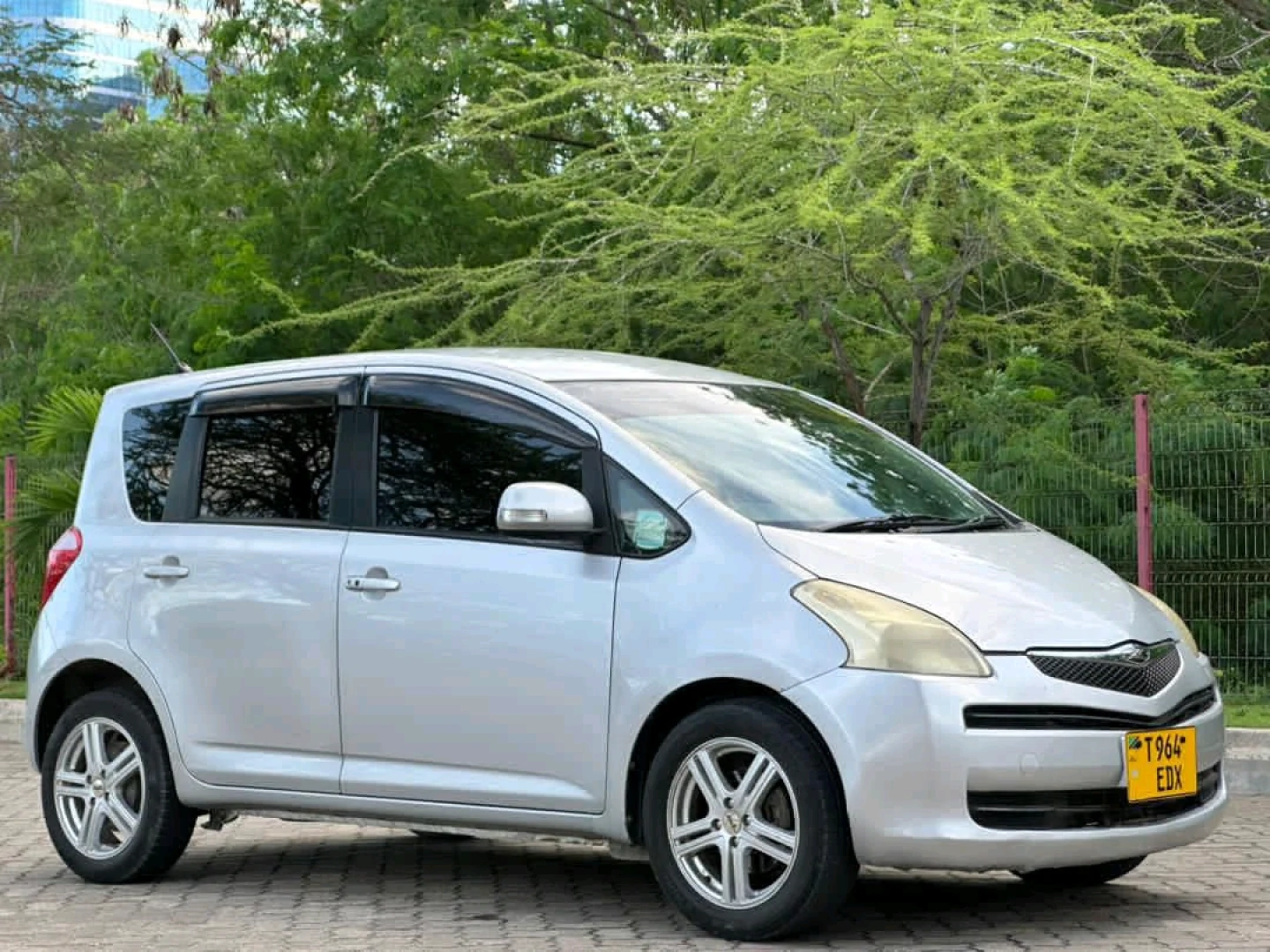Used Toyota Ractis 2006, 1290cc, Clean Condition thumbnail 4