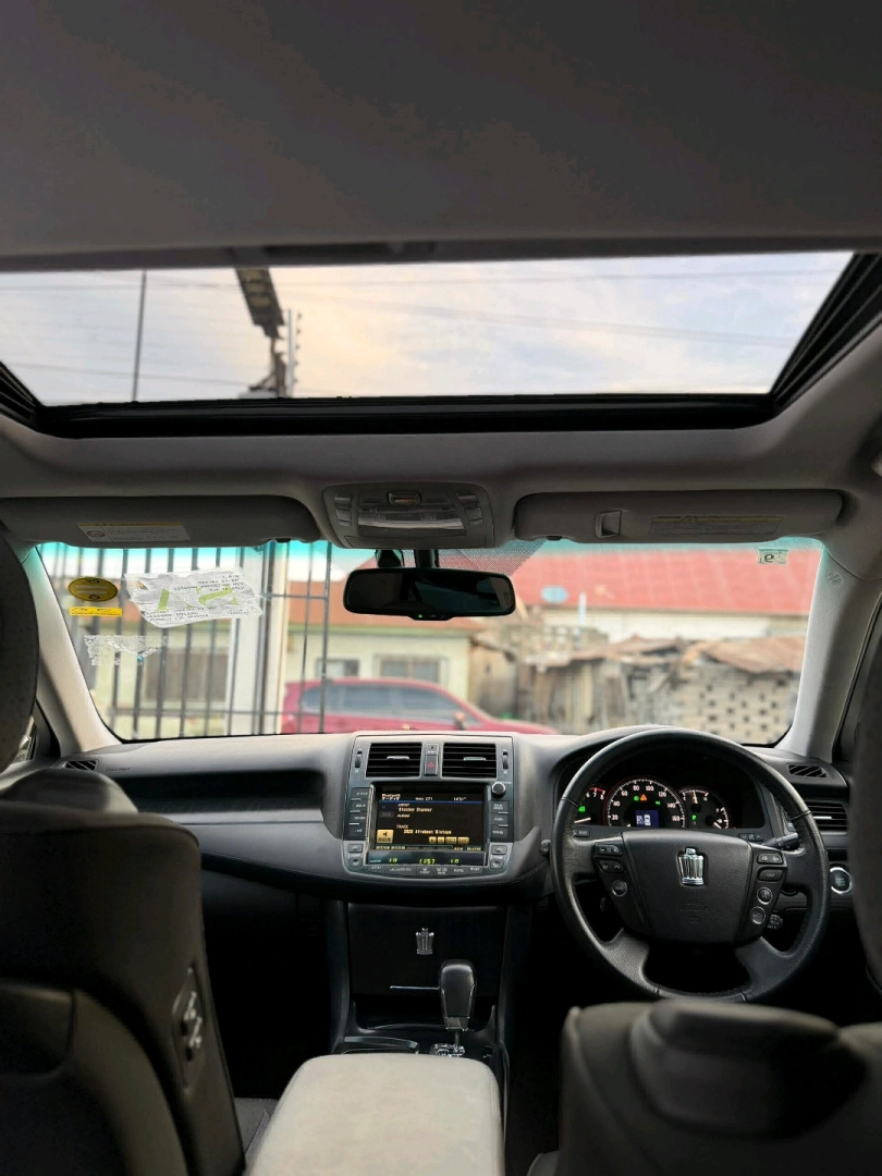 Black Toyota Alphard Sports Modelista Van 2005 thumbnail 3