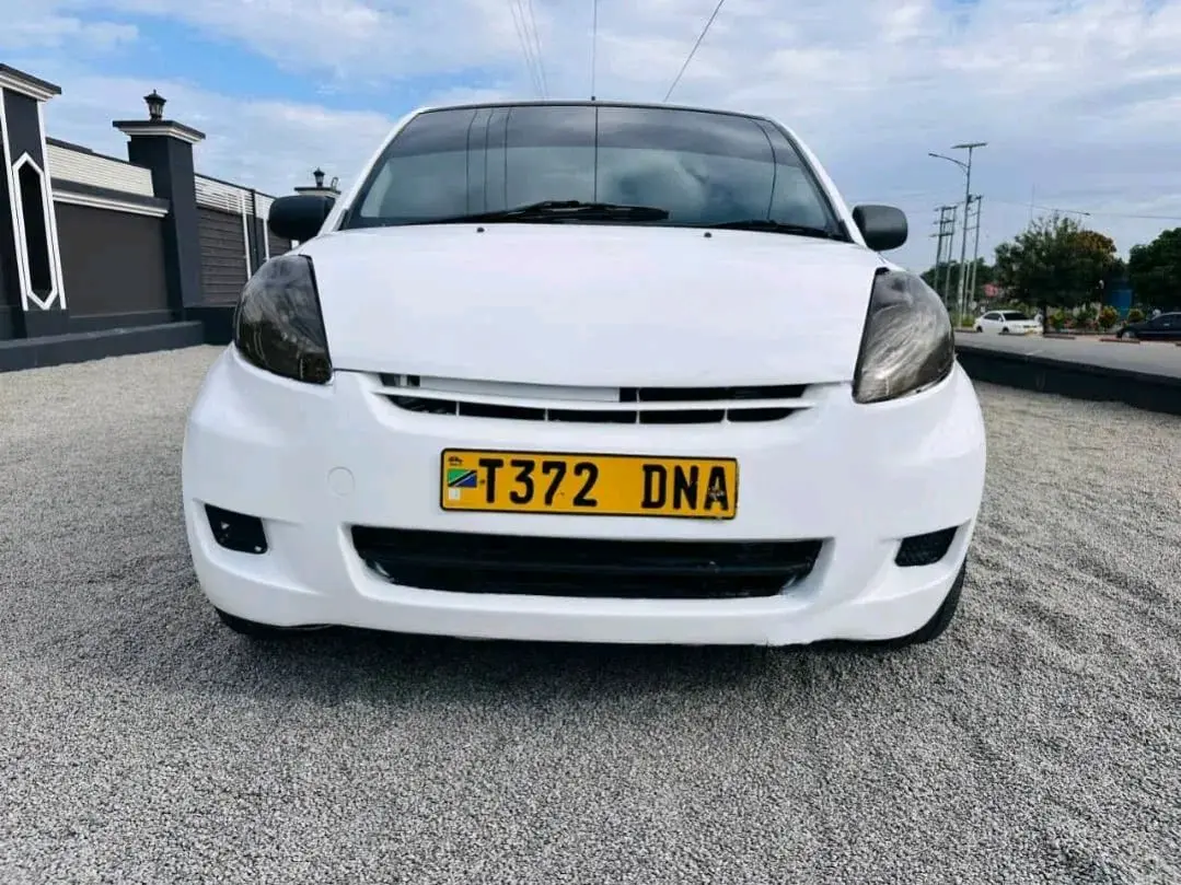 Toyota Passo Nyeupe Mwanza