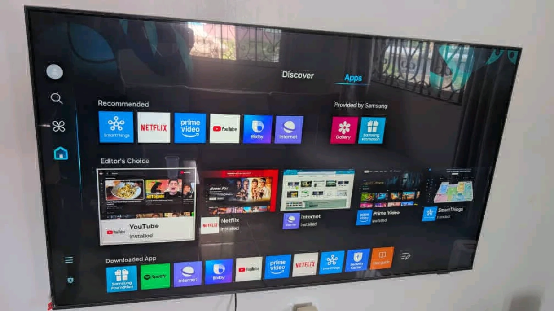 55-inch Samsung Smart TV UA55DU8000U (Used 2 Weeks)