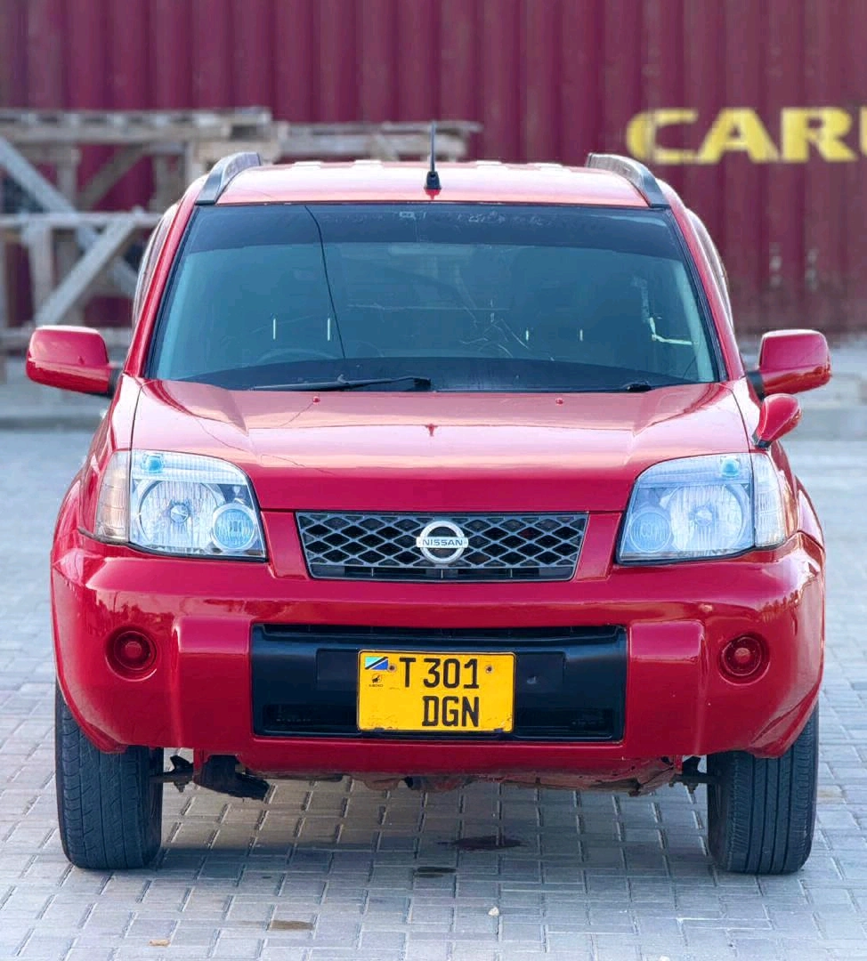Used Red Nissan X-Trail SUV 1990 CC