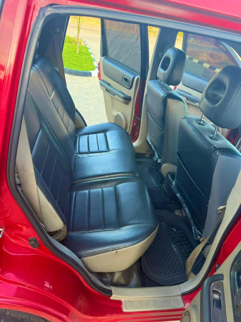 Used Red Nissan X-Trail SUV 1990 CC thumbnail 7