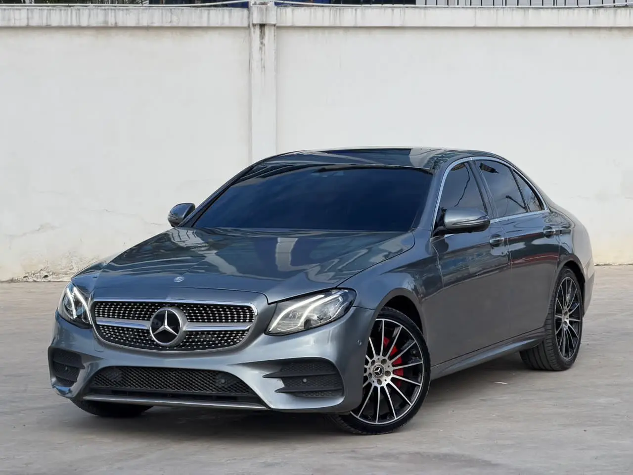 2017 Mercedes-Benz E-Class thumbnail 4