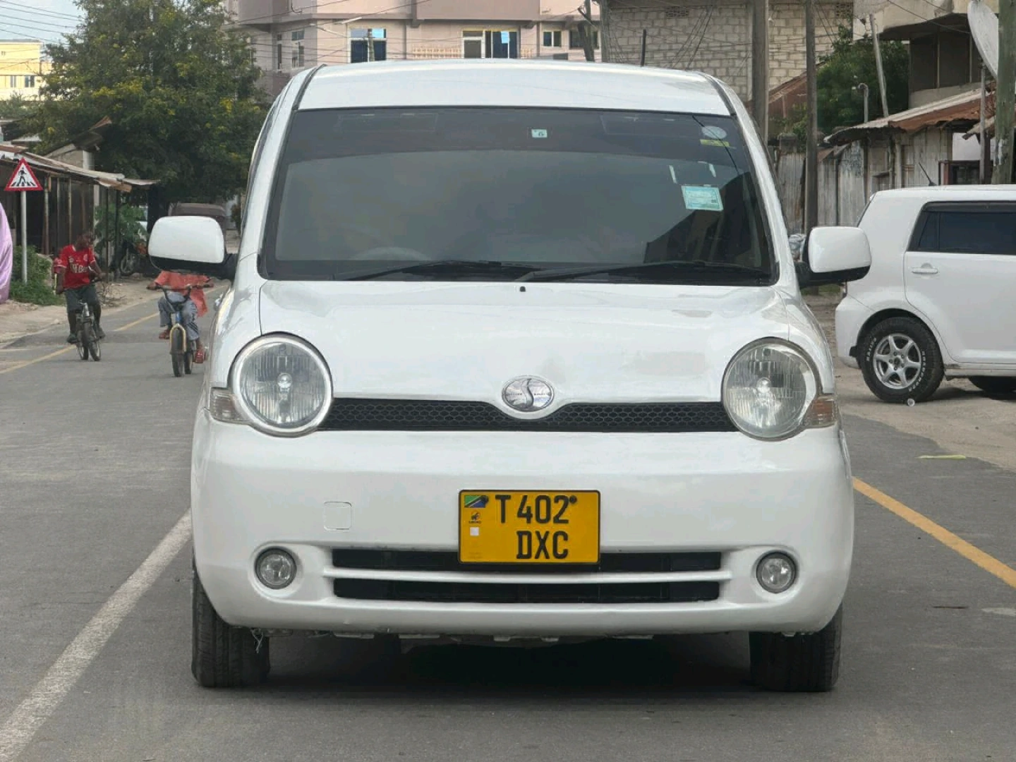 Toyota Sienta White 1490cc Full AC