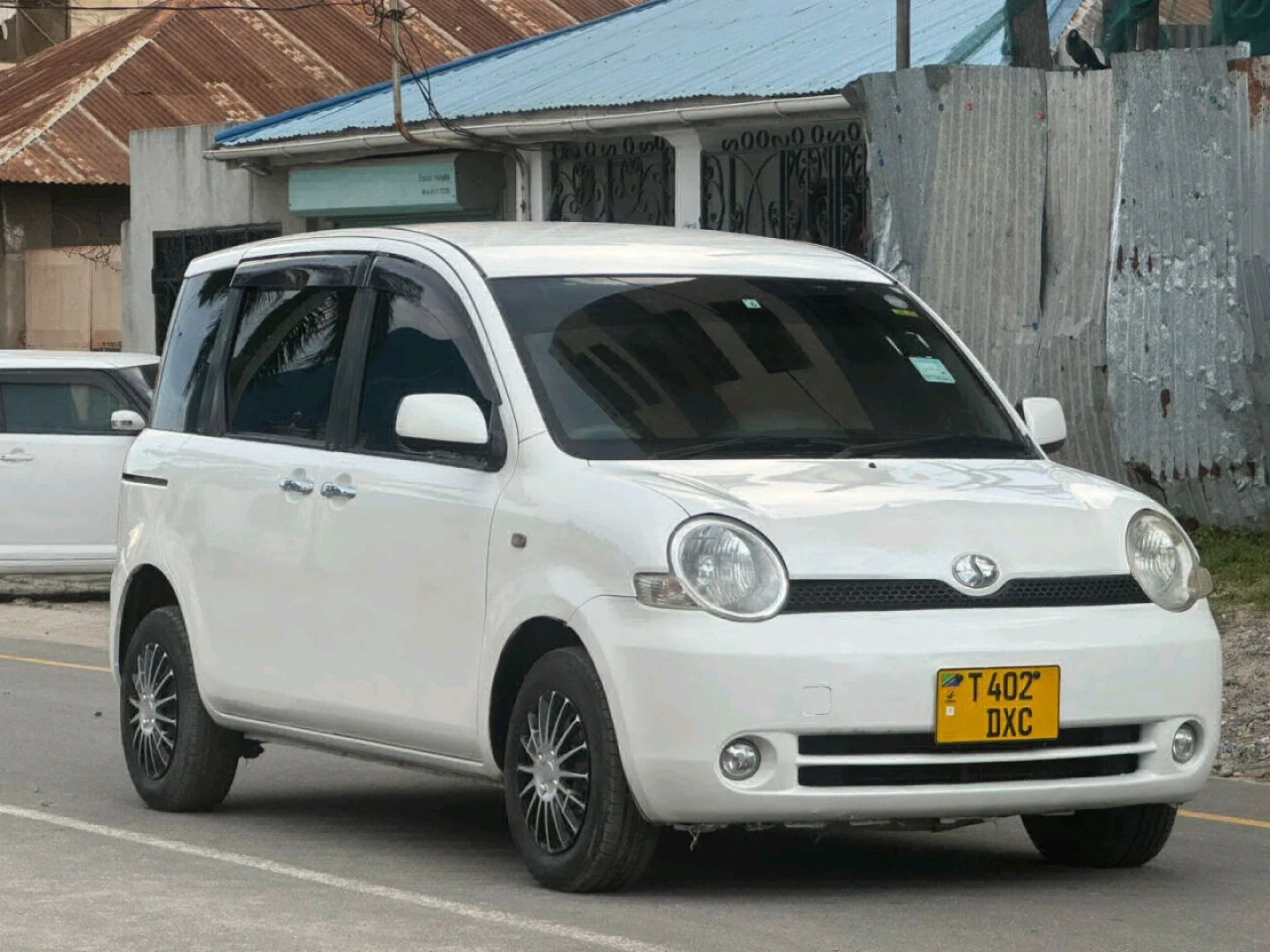 Toyota Sienta White 1490cc Full AC thumbnail 6