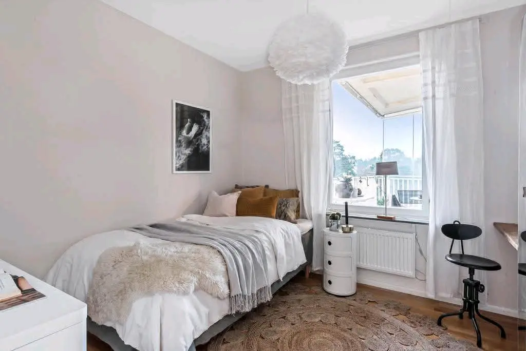 Modern Fully Furnished Apartment thumbnail 4