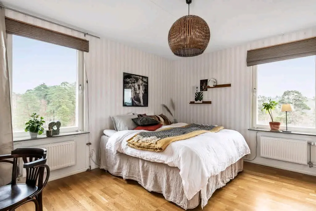 Modern Fully Furnished Apartment thumbnail 5