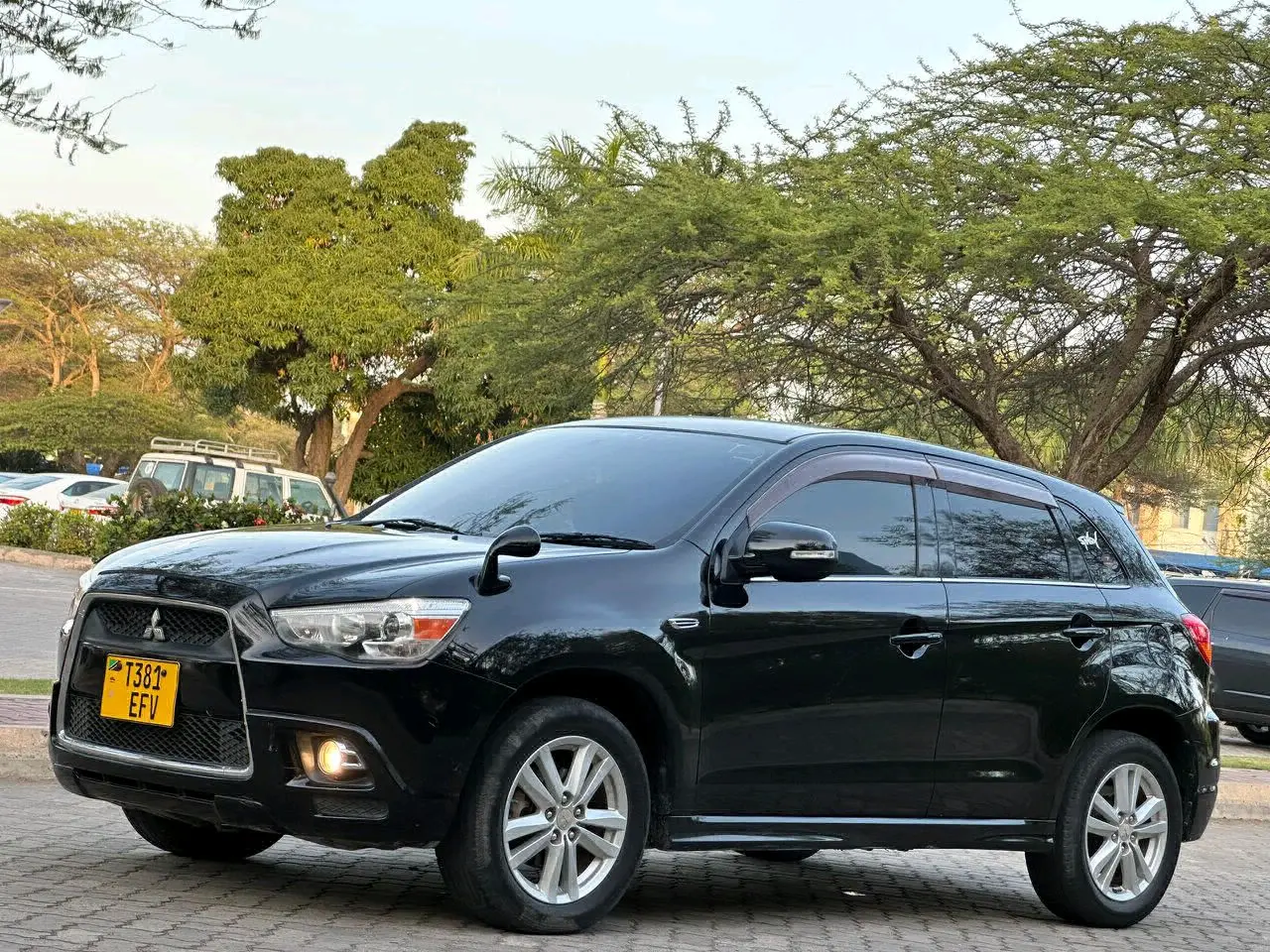 Black 2012 Mitsubishi RVR 1.8L for Sale thumbnail 3