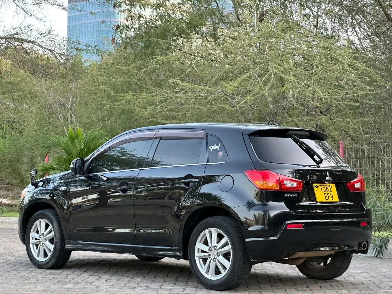 Black 2012 Mitsubishi RVR 1.8L for Sale thumbnail 4
