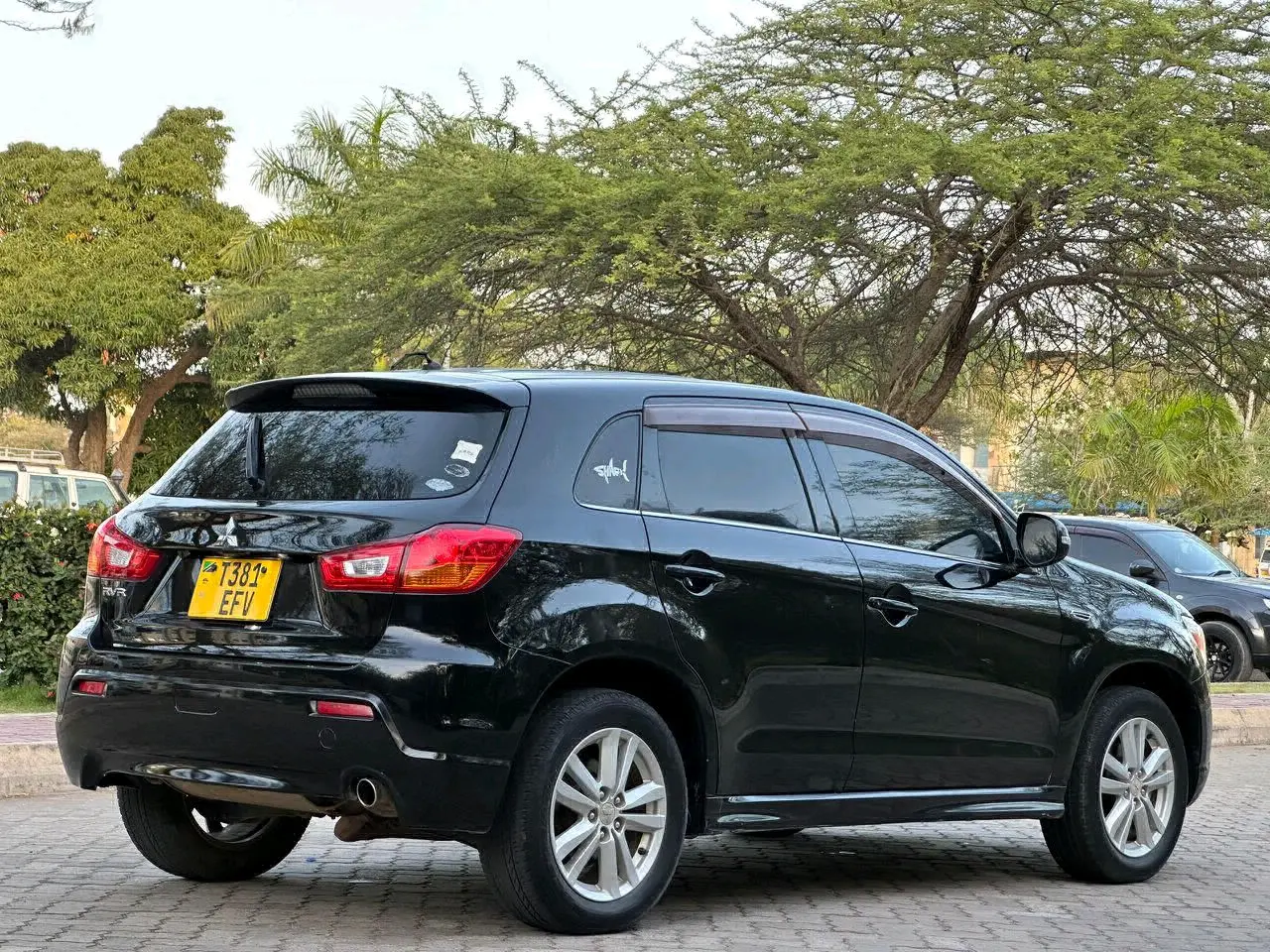 Black 2012 Mitsubishi RVR 1.8L for Sale thumbnail 5