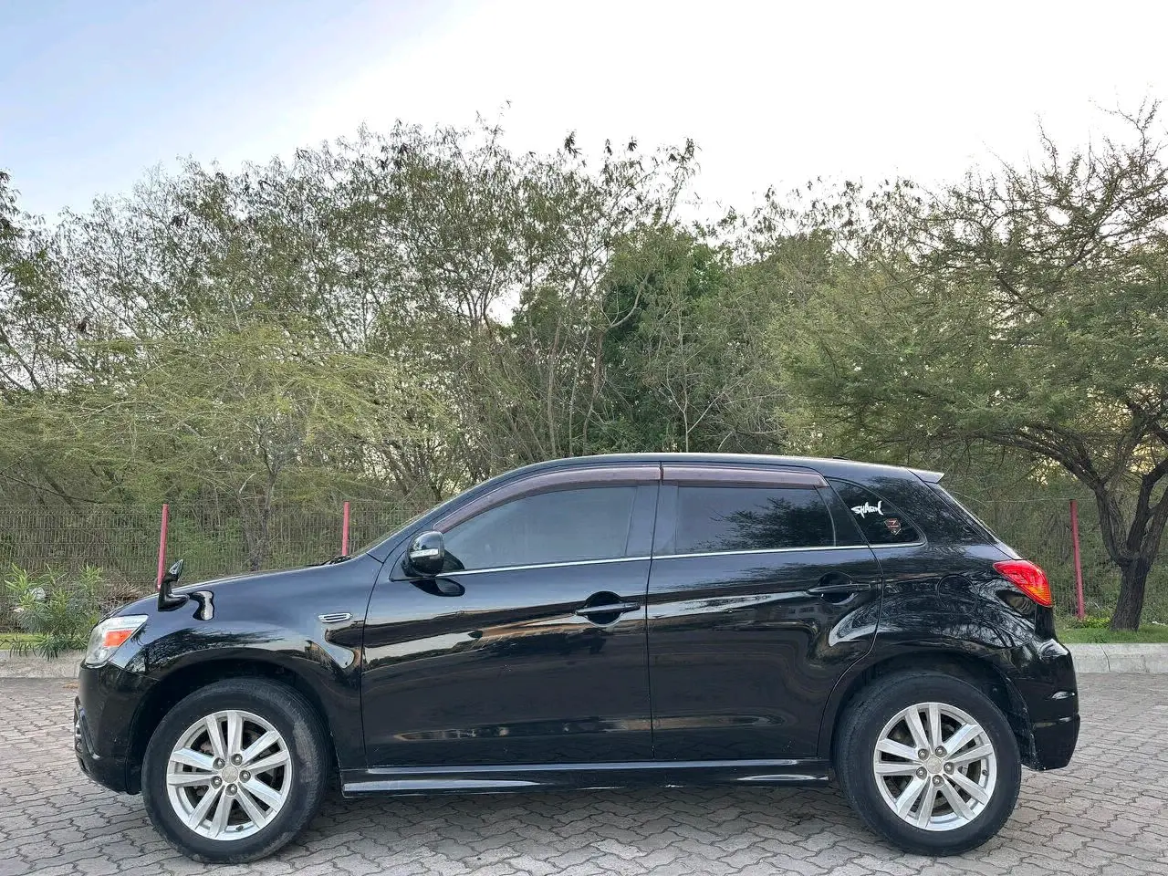 Black 2012 Mitsubishi RVR 1.8L for Sale thumbnail 6