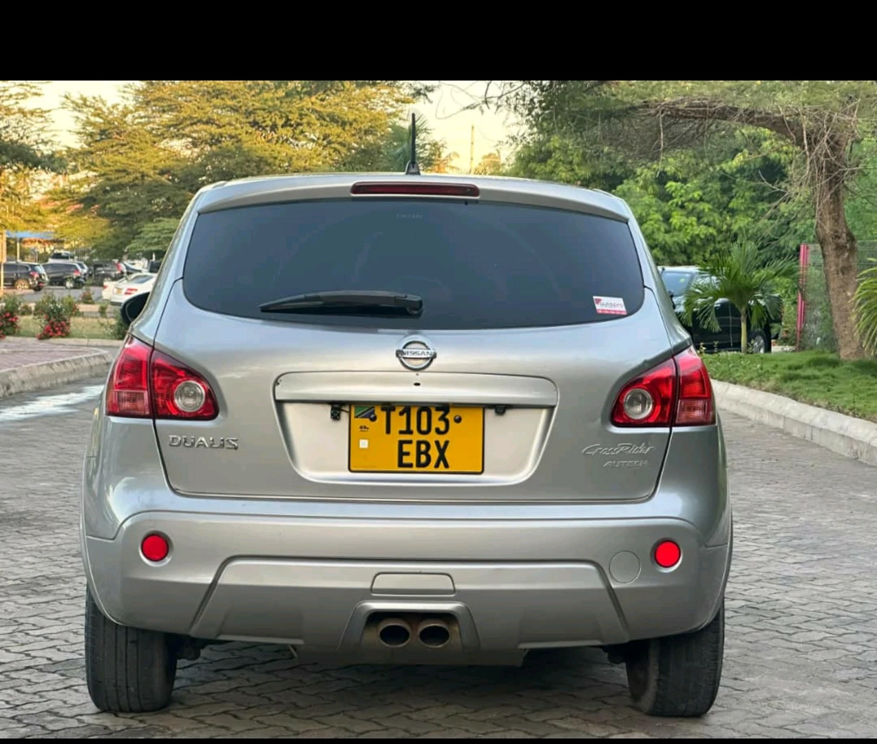 Nissan Dualis Cross Rider 2010 Silver (Reg No. EBX) thumbnail 2